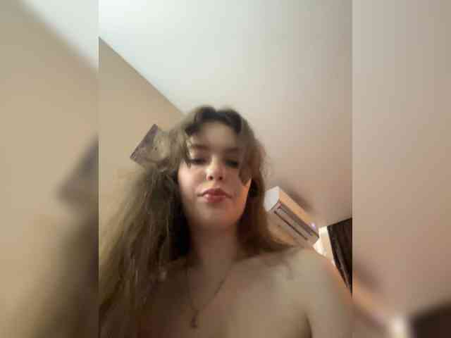 YourLadyyy webcam