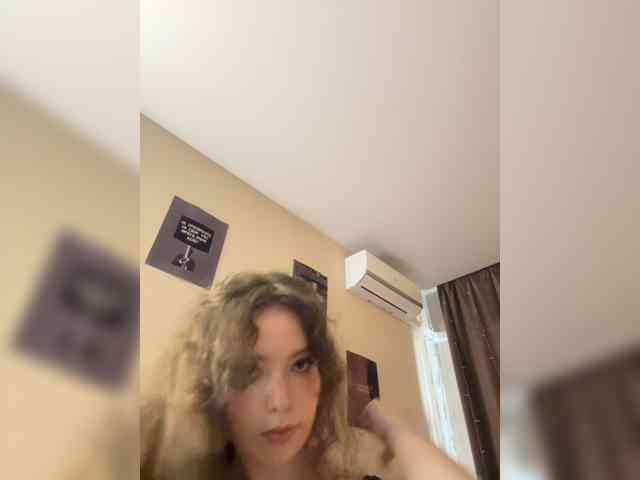 YourLadyyy webcam