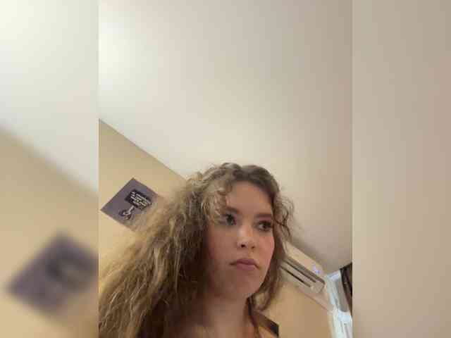 YourLadyyy webcam
