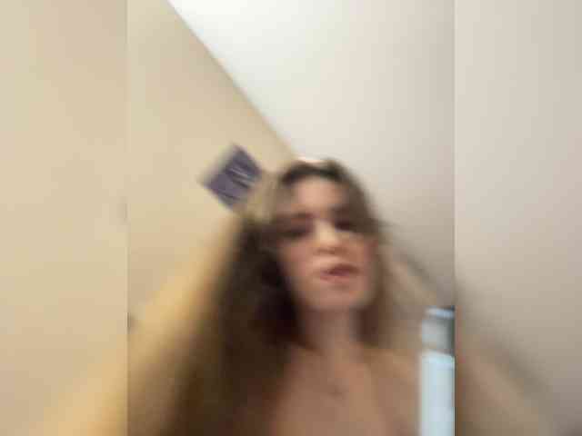 YourLadyyy webcam