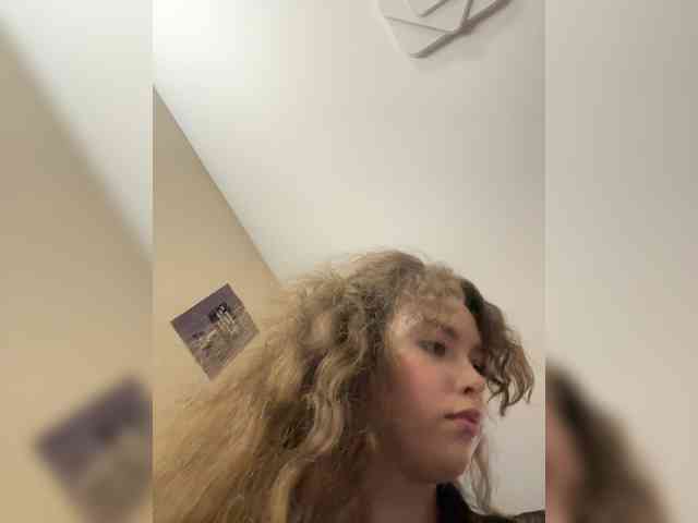 YourLadyyy webcam