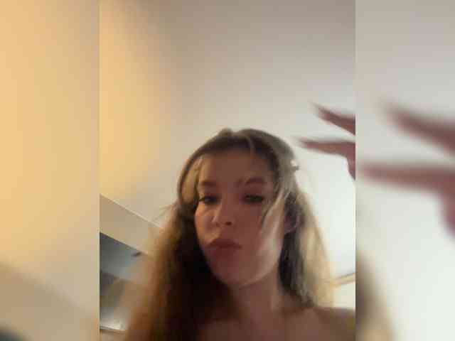 YourLadyyy webcam