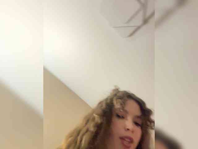 YourLadyyy webcam