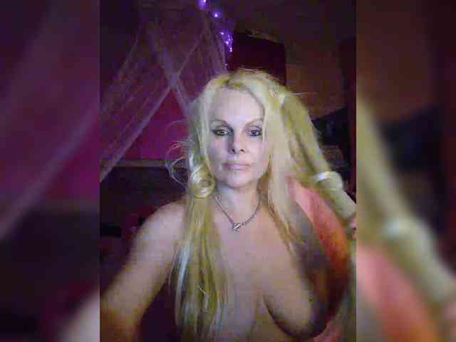 Modella: DarkAngelus29