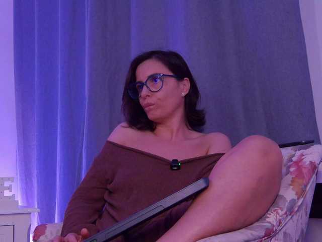 SophieeRain live cam on BongaCams