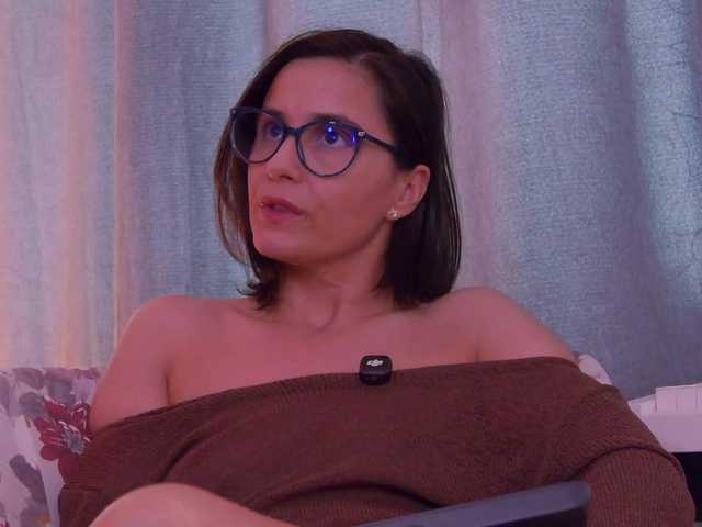 SophieeRain live cam on BongaCams
