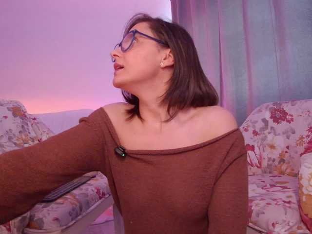 SophieeRain live webcam show