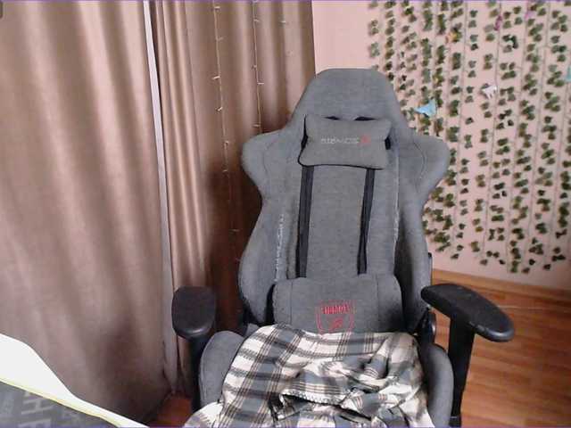 Pussy-Juice's BongaCams show and profile