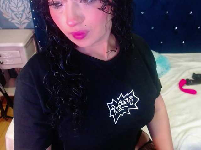 sofiacowperx live webcam show