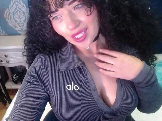 sofiacowperx live cam on BongaCams