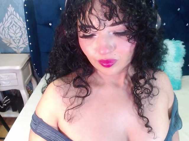 sofiacowperx live cam on BongaCams