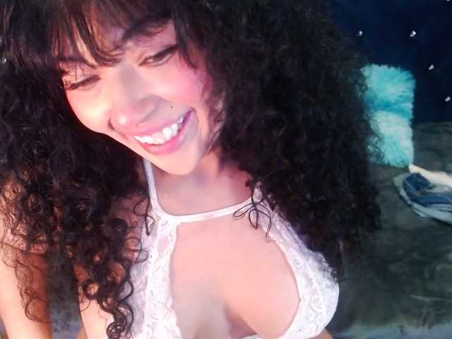 sofiacowperx live cam on BongaCams