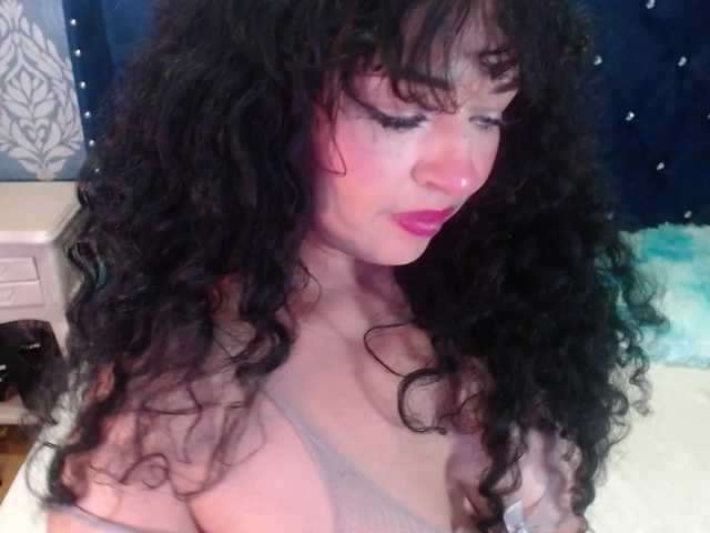 sofiacowperx live cam on BongaCams