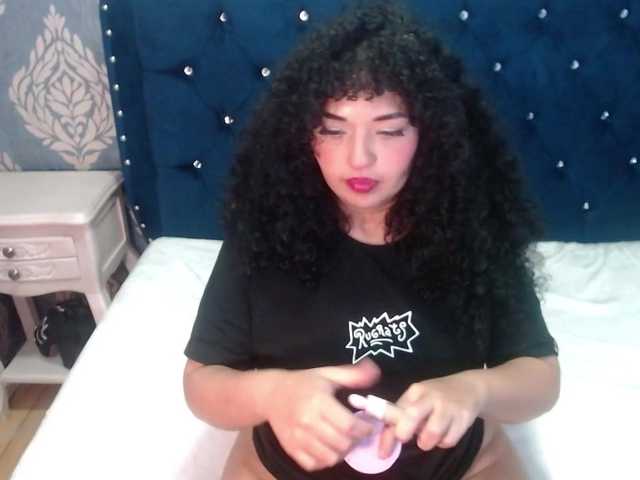 le modèle sofiacowperx est en webcam porno dans un show sur le site bongacams, il possède les tags suivants: Latino/Hispanic,Brunette,Shaved