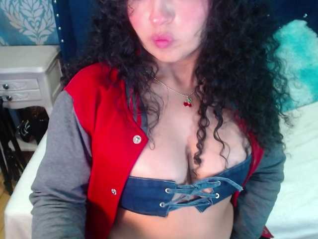 sofiacowperx live cam on BongaCams