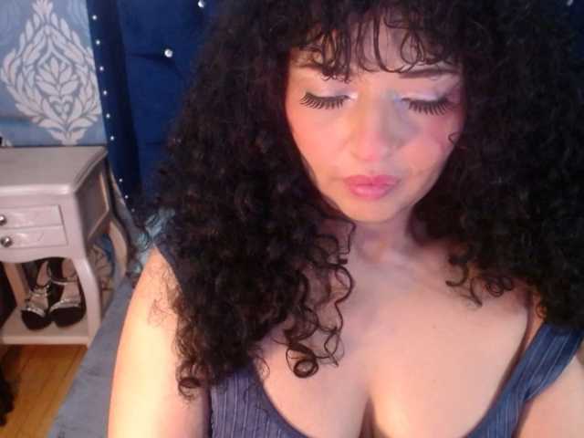 sofiacowperx live cam on BongaCams