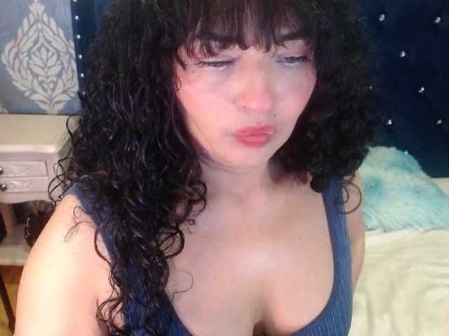 sofiacowperx live cam on BongaCams