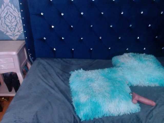 sofiaCowperx live cam preview