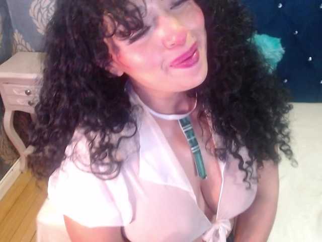 sofiacowperx live cam on BongaCams