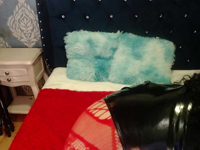 sofiacowperx live webcam show
