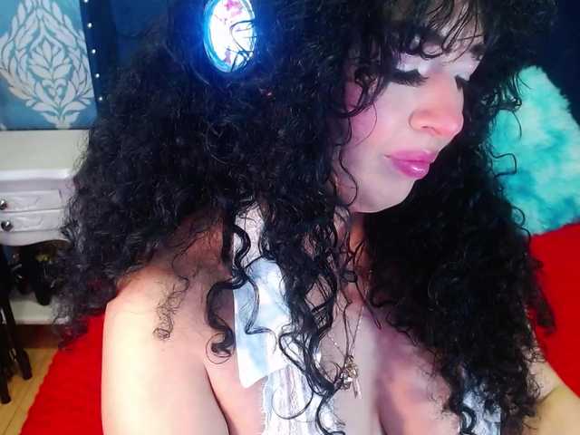 sofiacowperx online