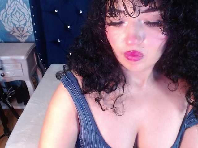 sofiacowperx live cam on BongaCams