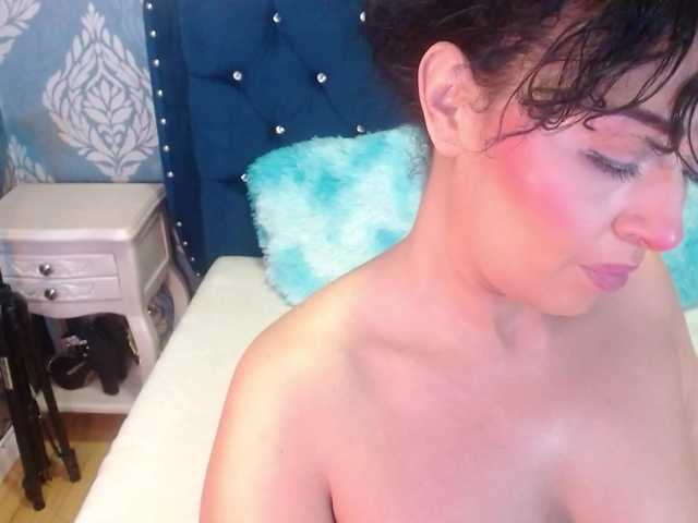 sofiacowperx live cam on BongaCams