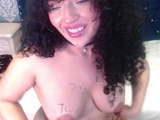 sofiacowperx live cam