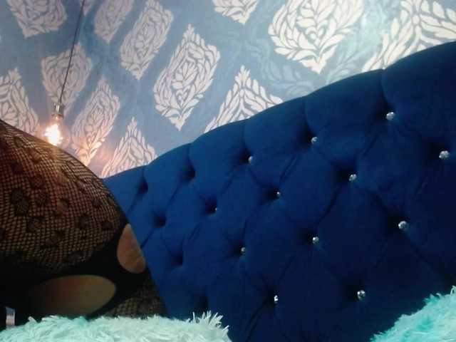 sofiacowperx live webcam show