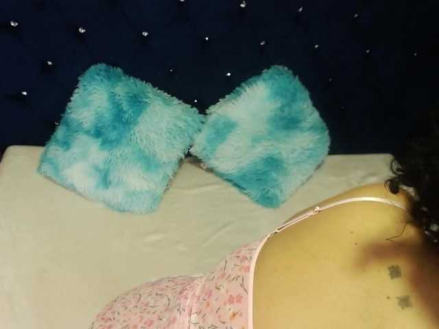 sofiacowperx live cam on BongaCams