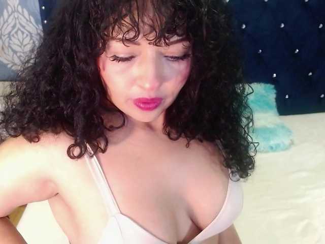 sofiacowperx live cam on BongaCams