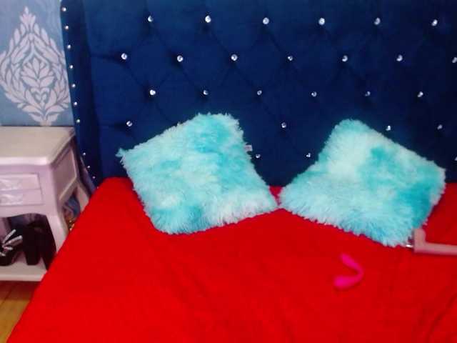 sofiacowperx live webcam show