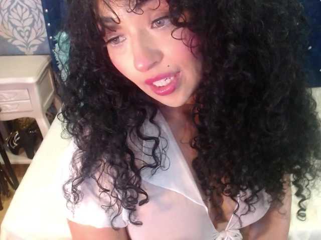 sofiacowperx online