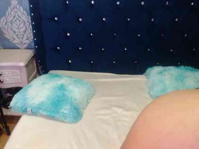 sofiaCowperx webcam