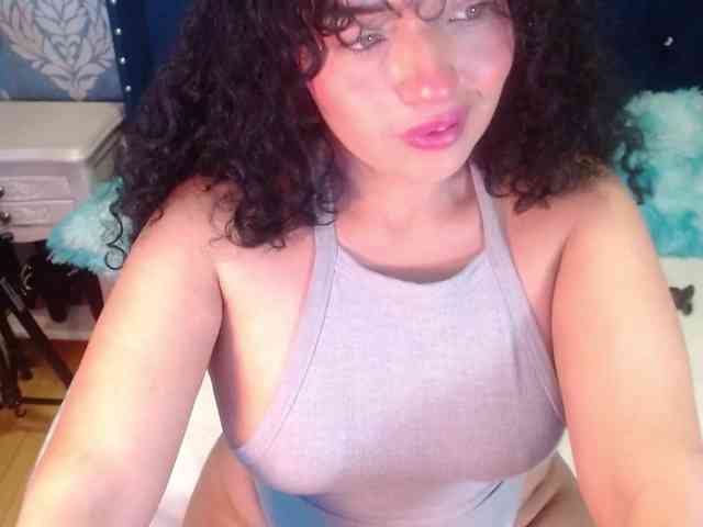Sofiacowperx's cam show statistics and live stream