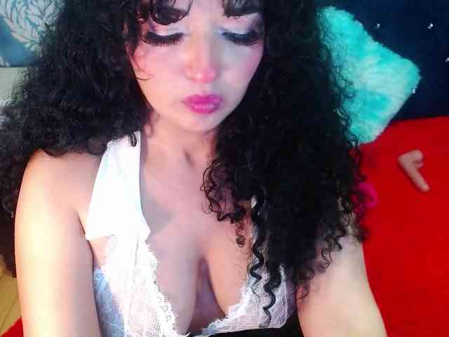 Model: sofiacowperx