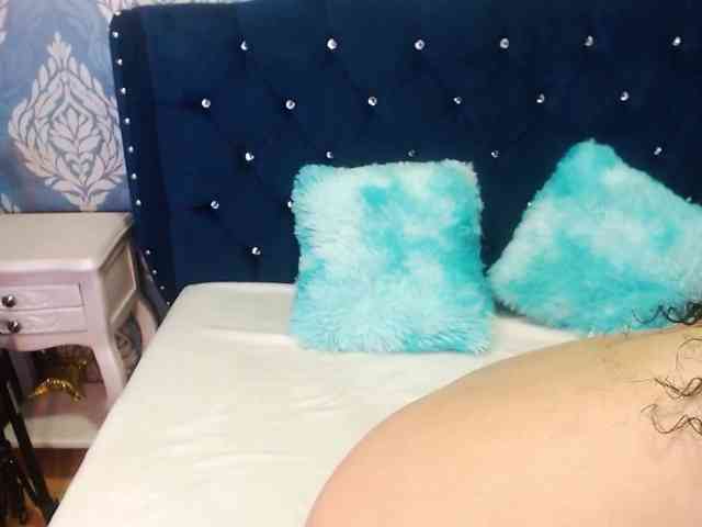 sofiaCowperx webcam