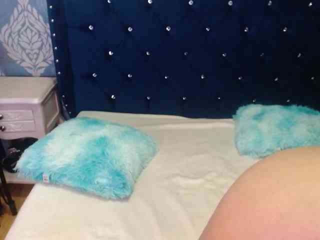 sofiaCowperx webcam