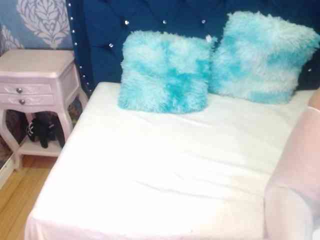 sofiacowperx's live room