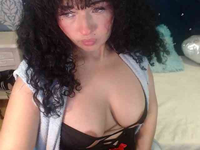 sofiaCowperx webcam