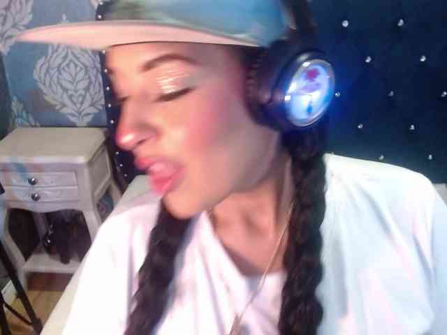 sofiacowperx webcam