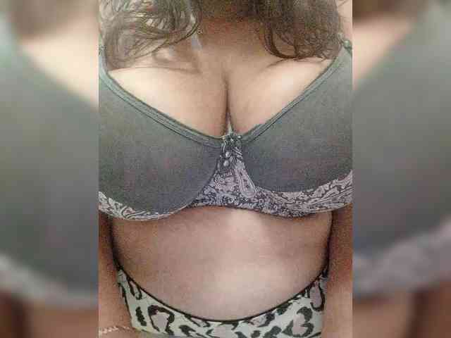 Xo4y-SeX-TpaX webcam