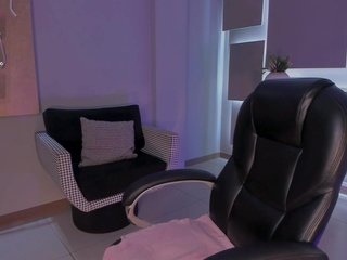 SavannahStorm's Live Webcam