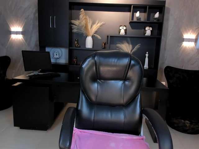 SavannahStorm live cam on BongaCams