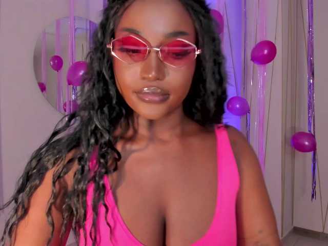 SavannahStorm live cam on BongaCams