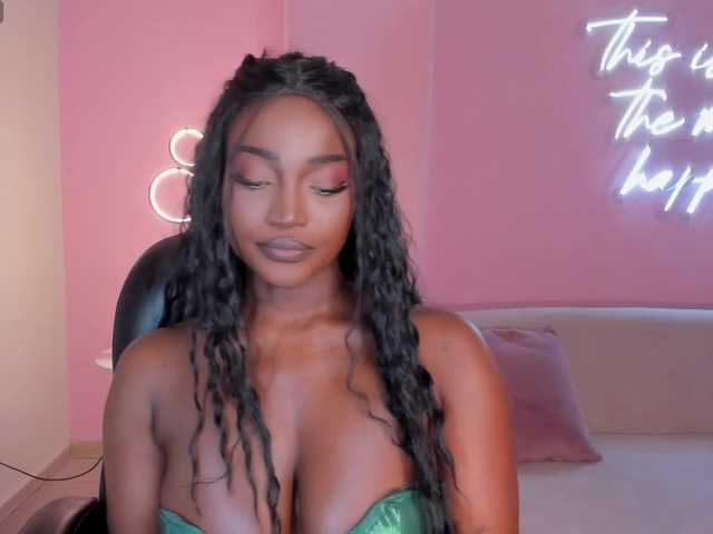 SavannahStorm live cam on BongaCams