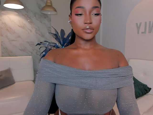 SavannahStorm live cam on BongaCams