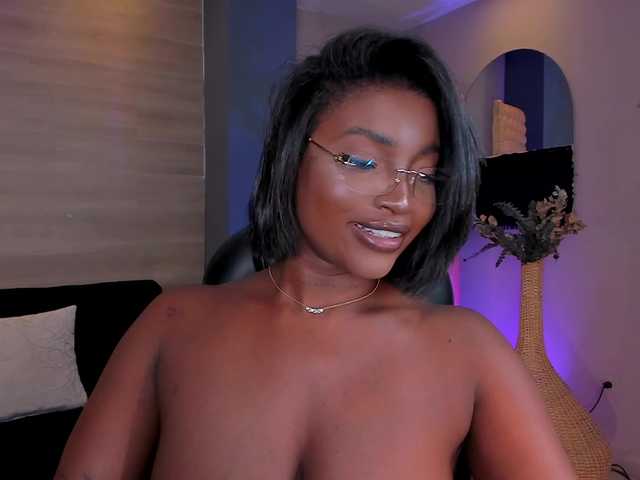 SavannahStorm live webcam show