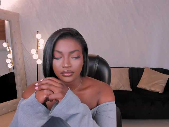 SavannahStorm live cam on BongaCams