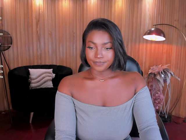 SavannahStorm live cam on BongaCams